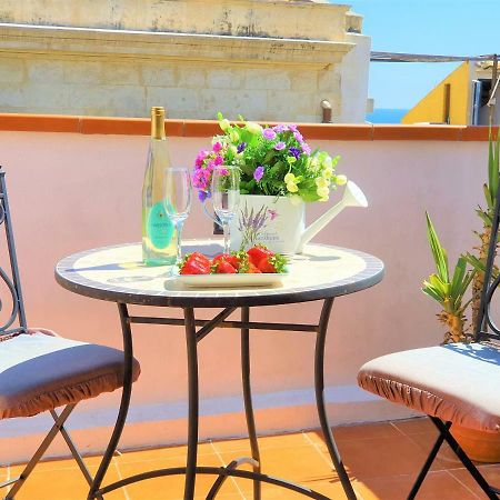 סירקוזה Una Terrazza Per Due מראה חיצוני תמונה