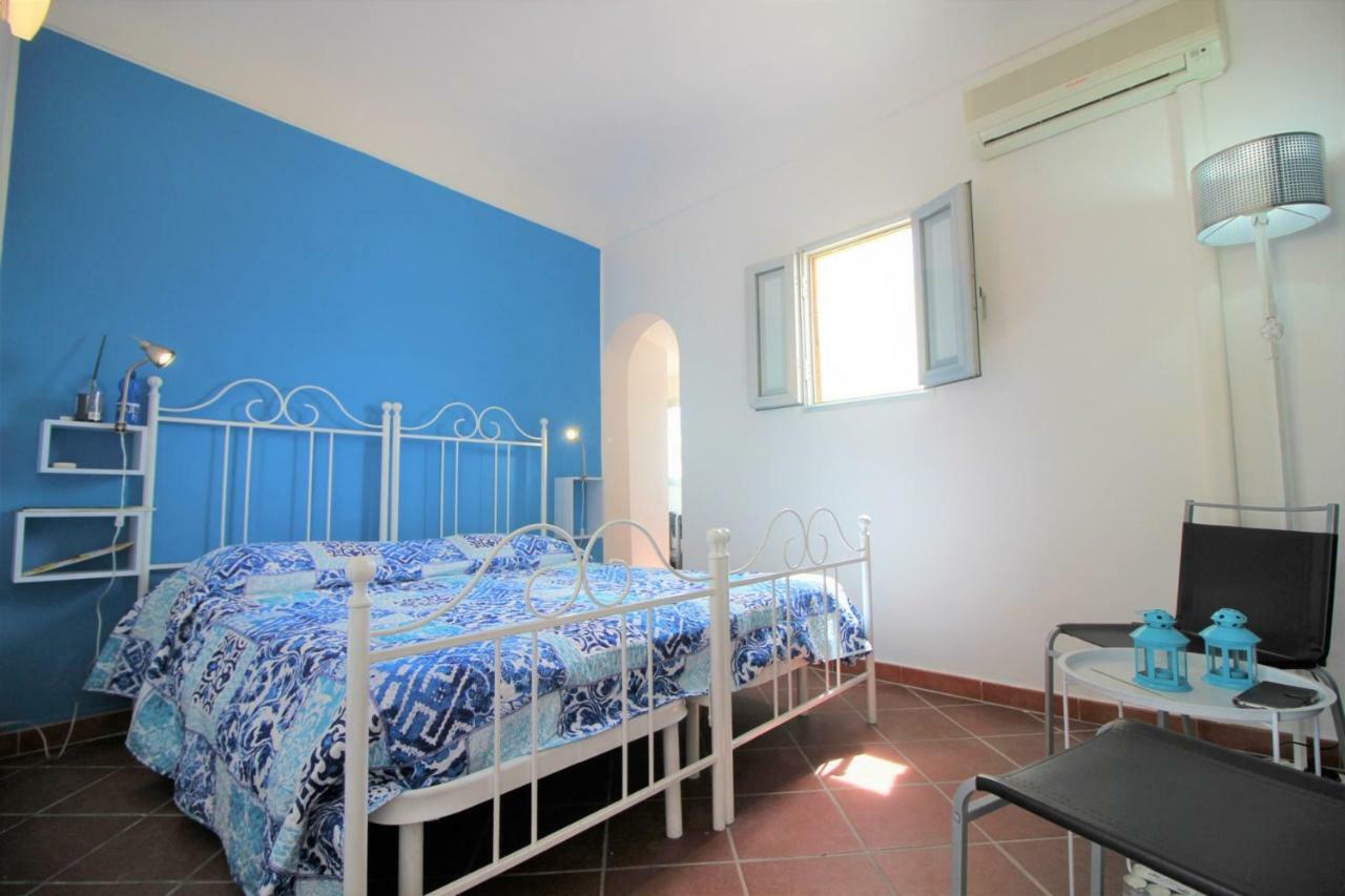 סירקוזה Una Terrazza Per Due מראה חיצוני תמונה