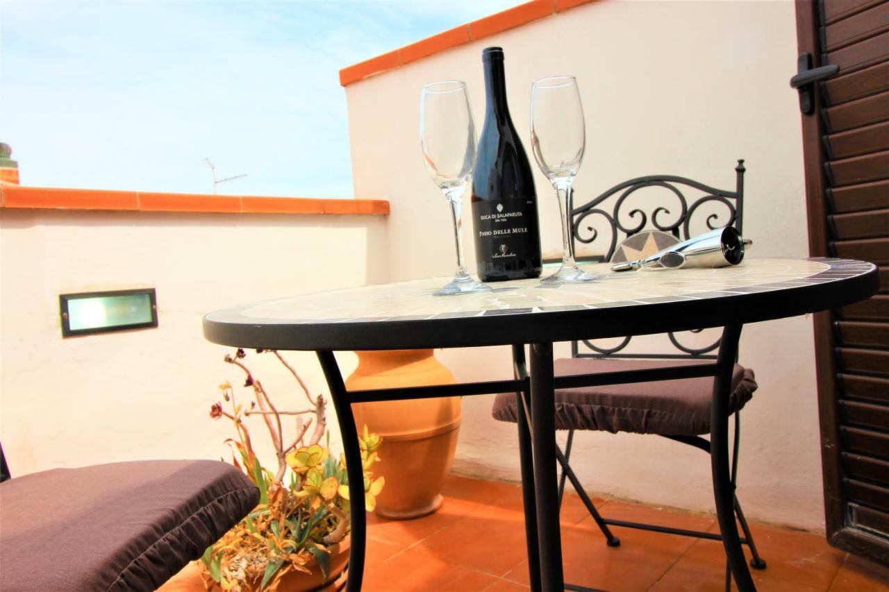 סירקוזה Una Terrazza Per Due מראה חיצוני תמונה