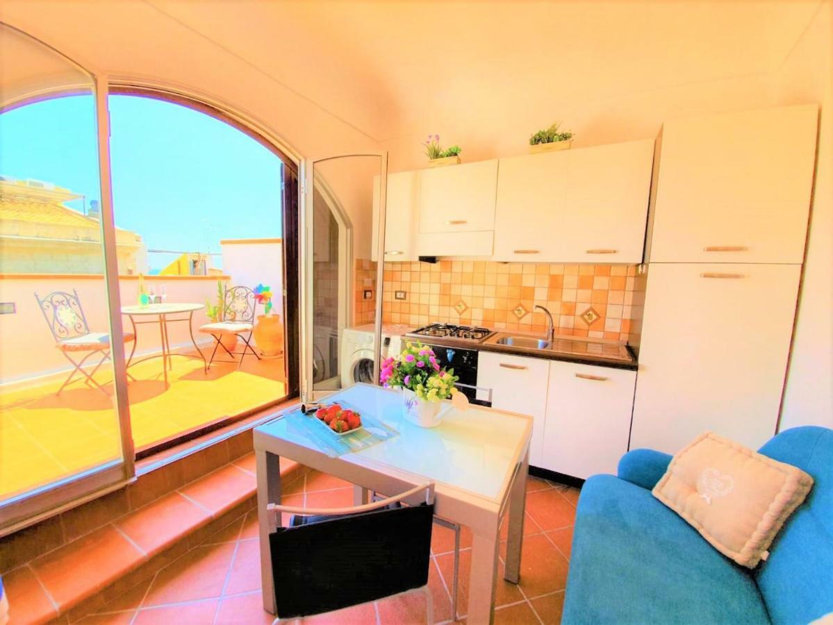 סירקוזה Una Terrazza Per Due מראה חיצוני תמונה
