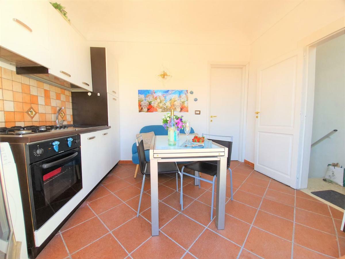 סירקוזה Una Terrazza Per Due מראה חיצוני תמונה